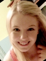 Person who looks like Julie Gonzalo