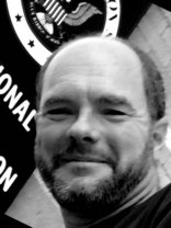 Person who looks like Donnie Wahlberg