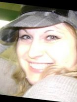 Person who looks like Lizzy Caplan