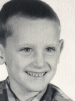 Person who looks like Josh Hutcherson