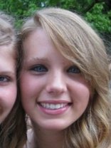 Person who looks like Taylor Swift