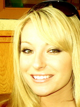 Person who looks like Jennifer Finnigan