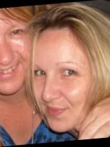 Person who looks like Elizabeth Perkins