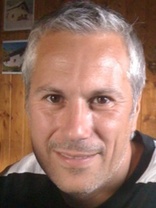 Person who looks like Lorenzo Lamas