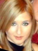 Person who looks like Christina Aguilera