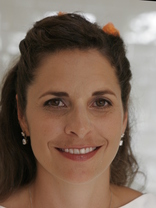 Person who looks like Elizabeth Vargas