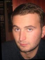 Person who looks like Eddie Kaye Thomas