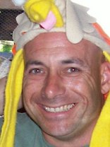 Person who looks like Howie Mandel