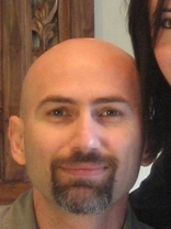 Person who looks like Billy Zane