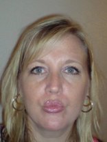 Person who looks like Goldie Hawn