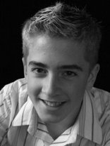 Person who looks like Topher Grace