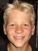 Person who looks like Jonathan Lipnicki