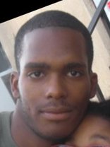 Person who looks like Marlon Wayans