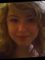 Person who looks like Taylor Swift