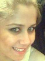 Person who looks like Mary-Kate and Ashley Olsen