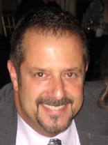 Person who looks like Paul Reiser