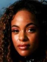 Person who looks like Zoe Saldaña