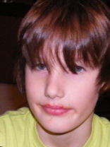 Person who looks like Josh Hutcherson