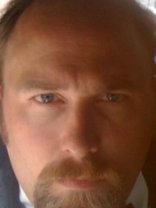 Person who looks like Donnie Wahlberg