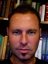 Person who looks like David Duchovny