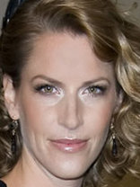 Person who looks like Jennifer Esposito