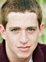 Person who looks like Mark-Paul Gosselaar