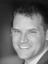 Person who looks like Julian McMahon