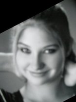 Person who looks like Lauren Woodland