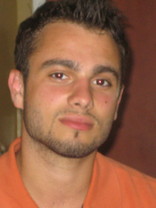 Person who looks like David Charvet