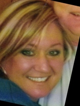 Person who looks like Kelly Clarkson