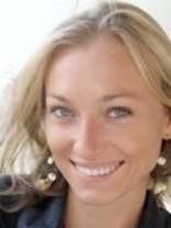 Person who looks like Sarah Wynter