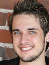 Person who looks like Justin Chatwin
