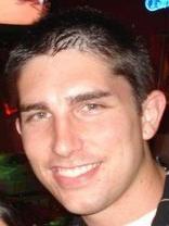 Person who looks like Peter Facinelli