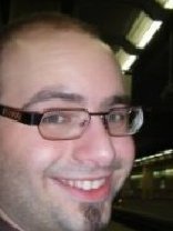 Person who looks like Freddie Prinze Jr.