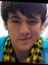 Person who looks like Drake Bell