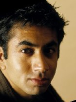 Person who looks like Kal Penn