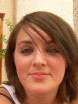 Person who looks like Kaley Cuoco