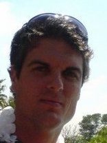 Person who looks like Peter Gallagher