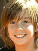 Person who looks like Cole & Dylan Sprouse