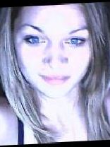 Person who looks like Rose McGowan