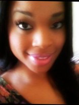 Person who looks like Naomi Campbell