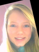 Person who looks like Julie Gonzalo