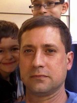 Person who looks like David Duchovny