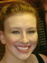 Person who looks like Elizabeth Banks