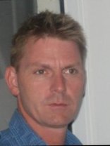 Person who looks like Kiefer Sutherland