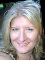 Person who looks like Kathryn Hahn