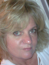 Person who looks like Goldie Hawn