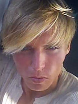 Person who looks like Mike Vogel