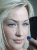 Person who looks like Sarah Wynter