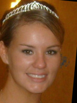 Person who looks like Elizabeth Banks